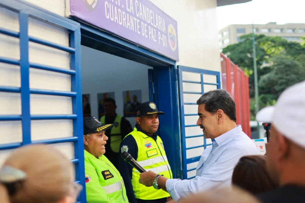 Nicolás Maduro lidera inauguración de Base de Misiones Socialistas en comuna Sarría, Venezuela 3 ae2a79a6 d885 4061 95d3 5183f489cf03