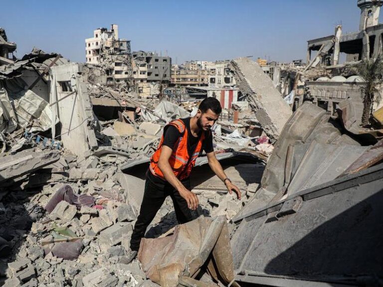 gazabombardmentdevastatescivilians unhumanitarianscmxmeee007013 20250822 cbmfn0a002