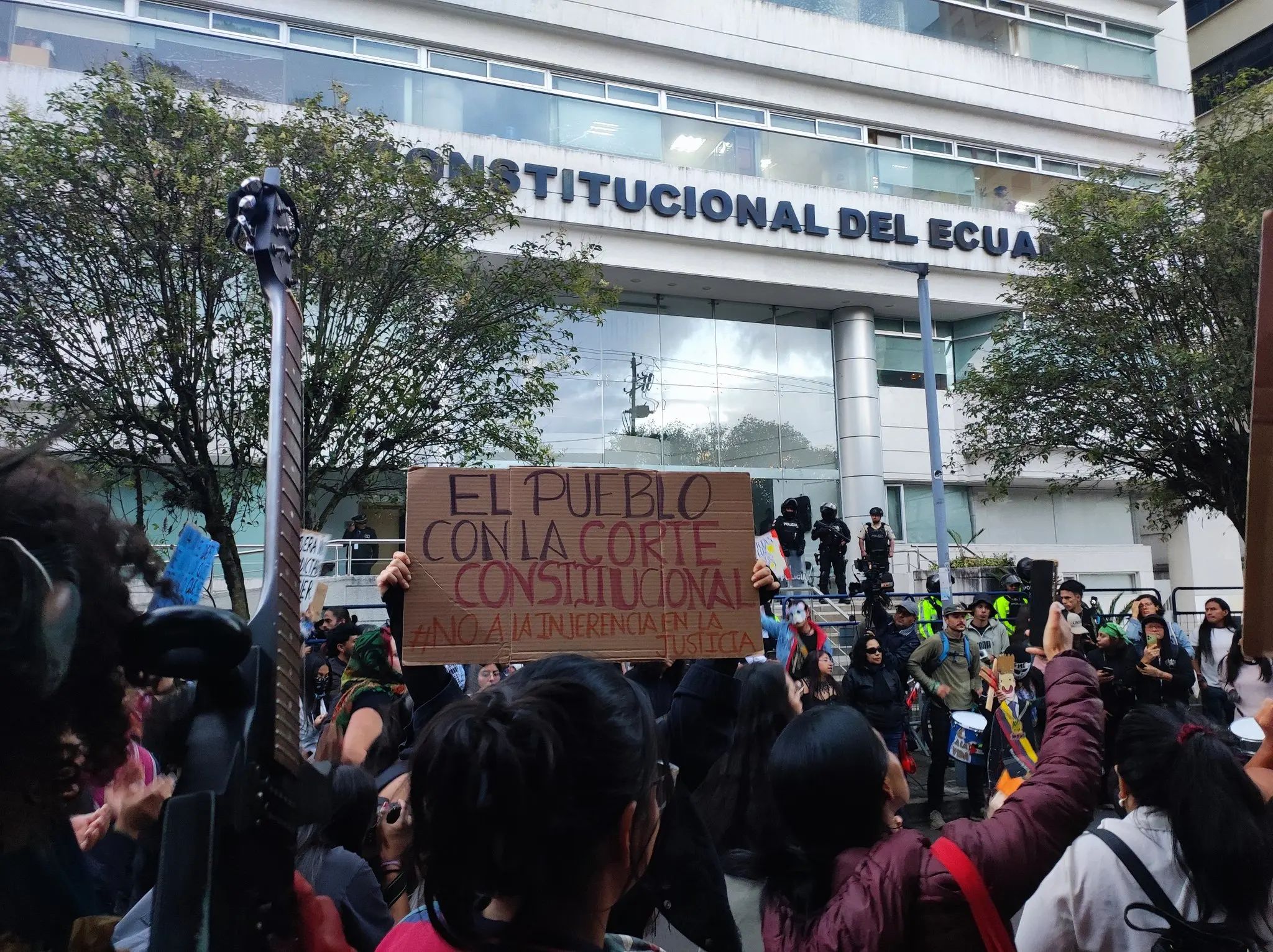 "La Corte se defiende": ecuatorianos se movilizan contra la política neoliberal de Noboa 1