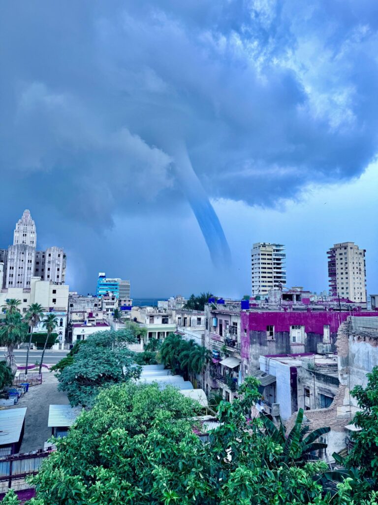 En imágenes: Tromba marina en La Habana, ¿cuáles son sus causas y consecuencias? 9 image 1 8