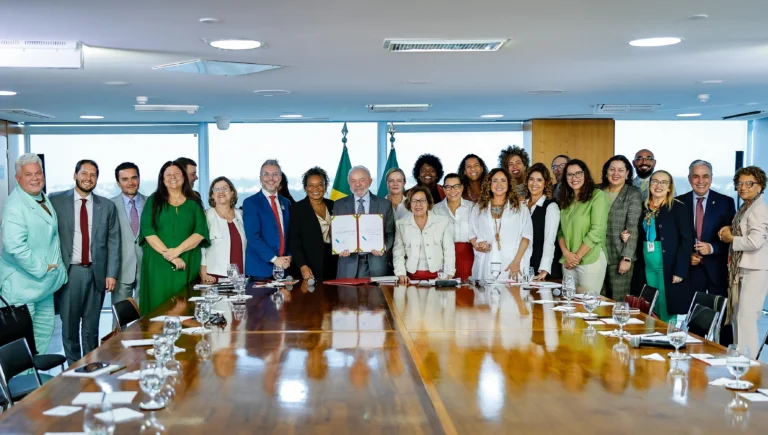 Presidente Lula da Silva reconoce tres nuevas tierras indígenas en Ceará, Brasil 1 lula 1