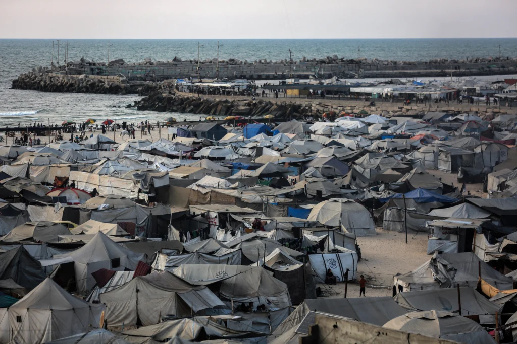 mideast gazacity displacement tentscmxztpe007018 20250813 pepfn0a001