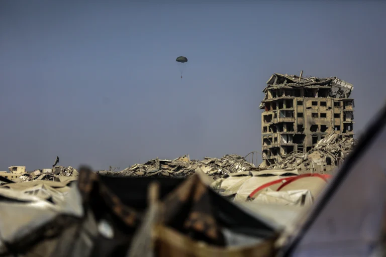 mideast gazacity foodaid airdropxxjpbee007093 20250816 pepfn0a001