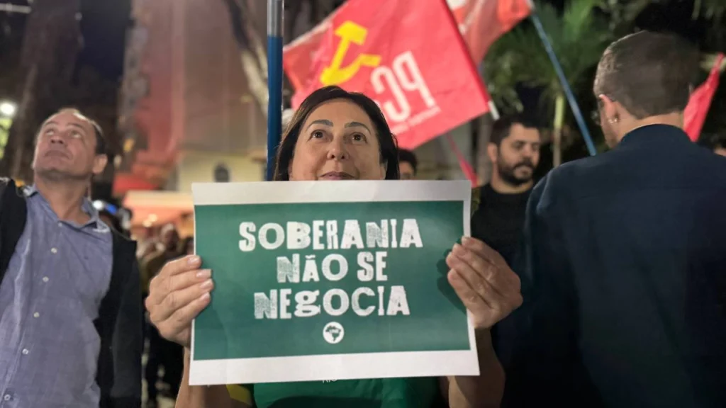 Protestan contra las medidas de Trump: "quien manda es el pueblo de Brasil" 12 photo 2025 08 01 18 36 49