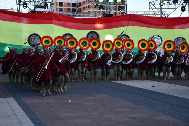 Bolivia se prepara para celebrar la Serenata al Bicentenario en Sucre 1 serenata
