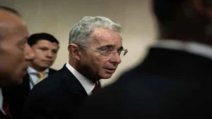 Medios colombianos: Uribe Vélez condenado a 12 años de prisión 14 uribe efe