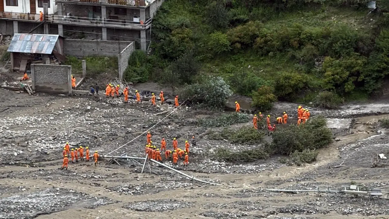 Rescatan a más de mil personas en el Himalaya indio tras riada súbita en Dharali 1 yaya.jpg