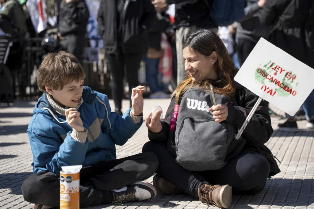 En imágenes: Victoria popular en Argentina por rechazo al veto en discapacidad 16 010