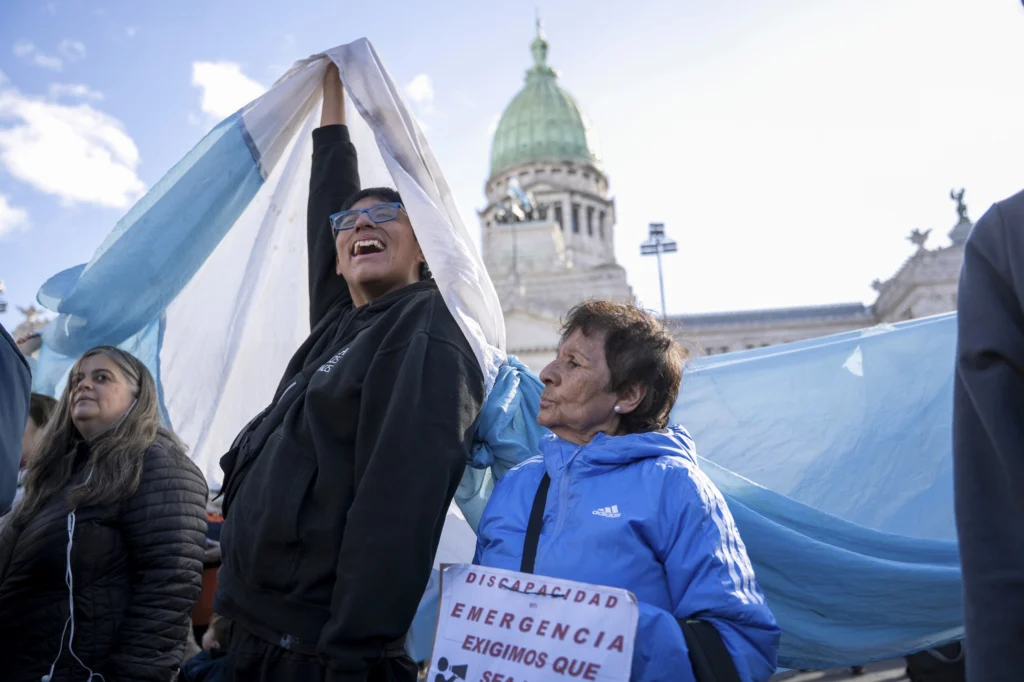 En imágenes: Victoria popular en Argentina por rechazo al veto en discapacidad 21 022