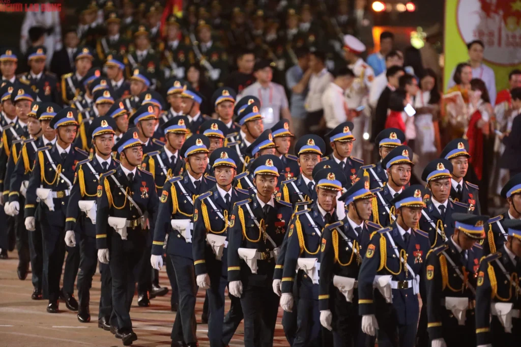 En imágenes: Miles de personas celebran en Vietnam el 80° aniversario de la Independencia 7 base64 17567646163021652210901