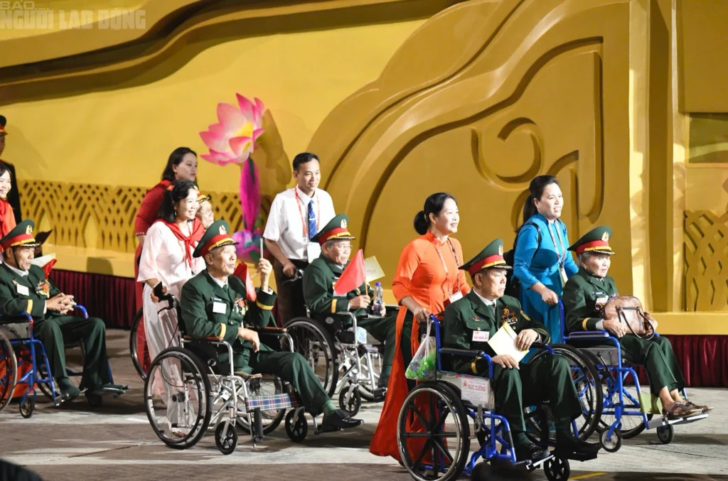En imágenes: Miles de personas celebran en Vietnam el 80° aniversario de la Independencia 5 base64 1756766615687823032605