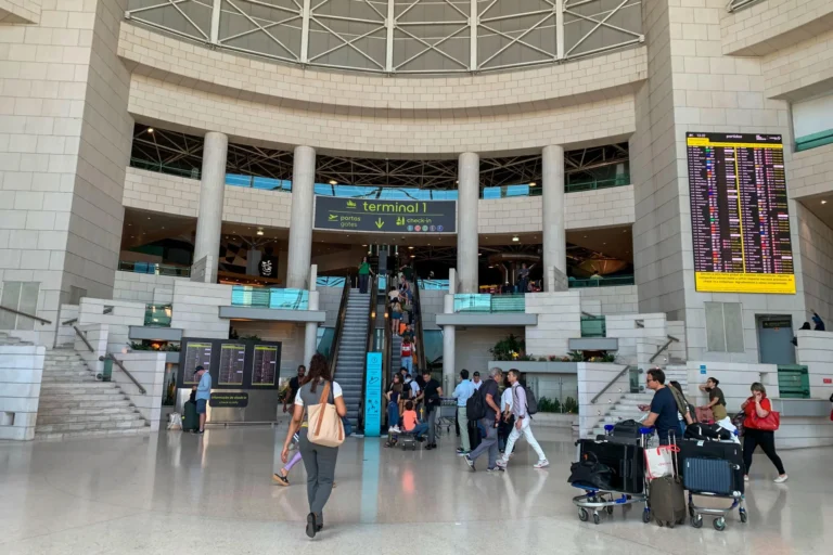 cancelaciones restrasos vuelos lisboa efe