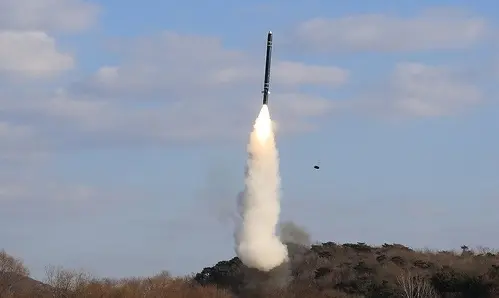 Corea del Norte ante ONU: "Nunca renunciaremos a nuestro programa nuclear" 2 corea del norte prueba misiles foto kcna.jpg