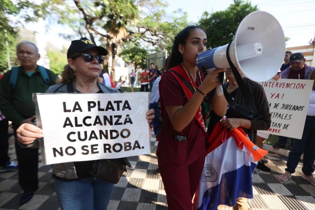 Protestas en Paraguay exigen fin a la corrupción gubernamental