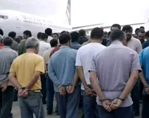 Tribunal de apelaciones rechaza uso de la Ley de Enemigos Extranjeros para deportaciones en EE.UU. 17 eeuu deportaciones migrantes