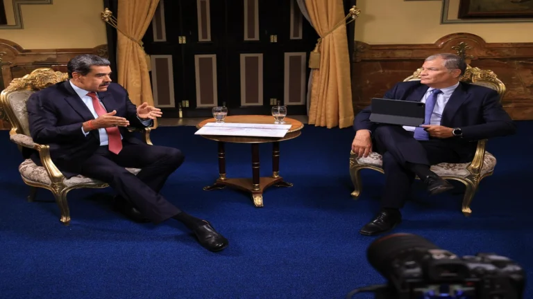 entrevista maduro y correa