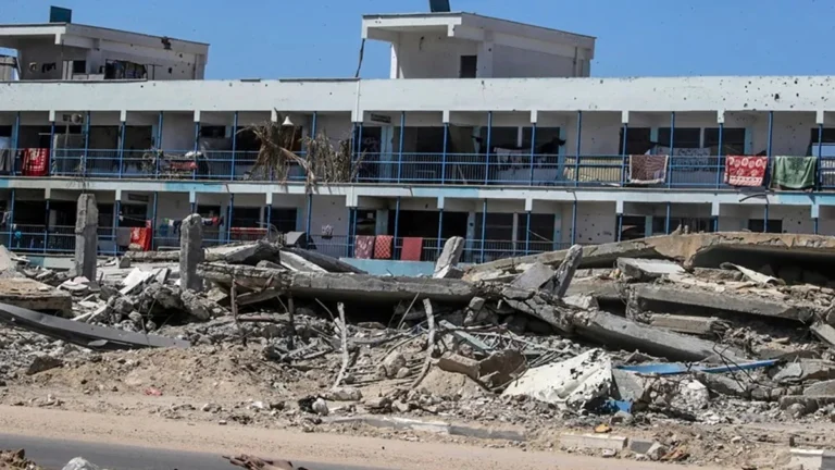 Ataques israelíes dejan más de 18.000 estudiantes palestinos asesinados en Gaza y Cisjordania 4 escuela gaza 2