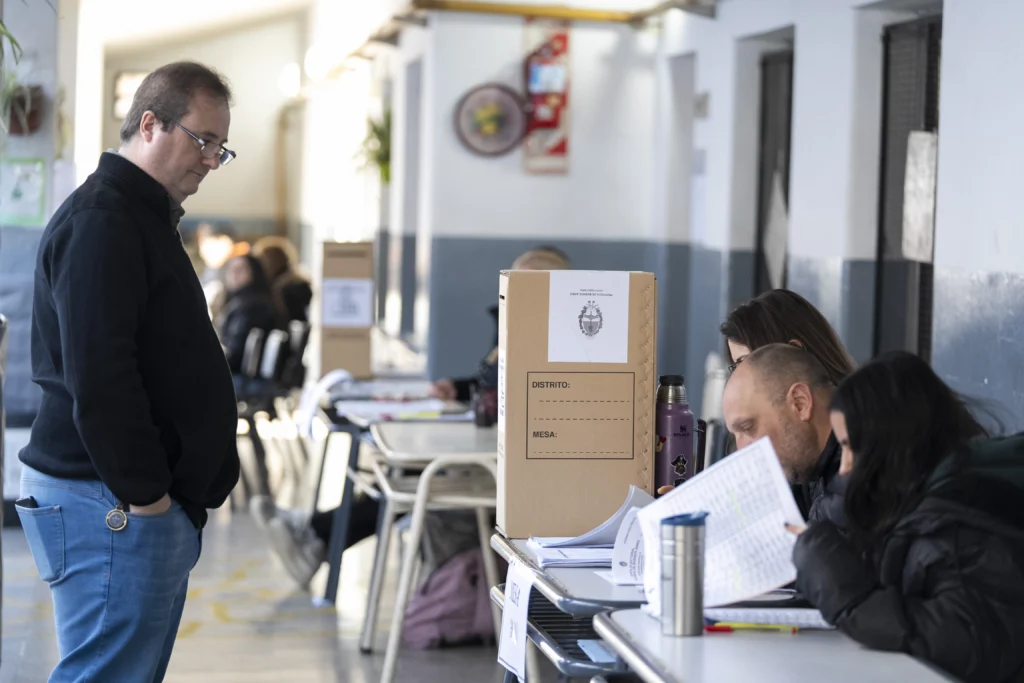 esperando a votar