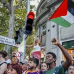 En imágenes: Protestas por Gaza logran suspender última etapa de la Vuelta Ciclista a España 7 f3a6ea5782f9a730b31780a97ae4d967f5442876w