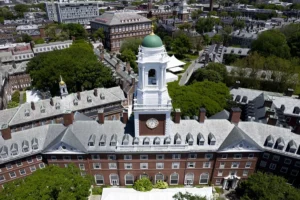 Gobierno de Estados Unidos impone nuevas restricciones a Harvard 20 harvard trump1