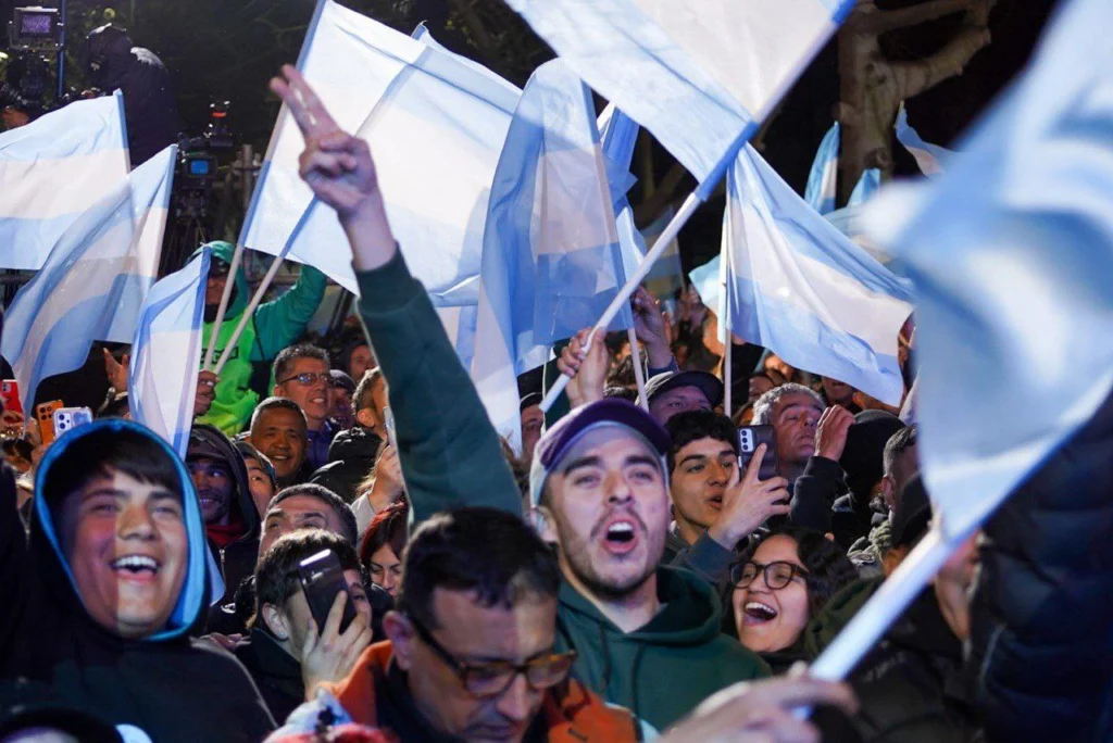 Triunfo del peronismo y revés para Milei en legislativas de Buenos Aires 2 photo 5039883881653842185 y