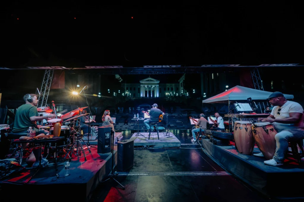 Silvio Rodríguez abre su gira latinoamericana con un concierto en la Universidad de La Habana 3 silvio rodriguez prueba de sonido universidad habana
