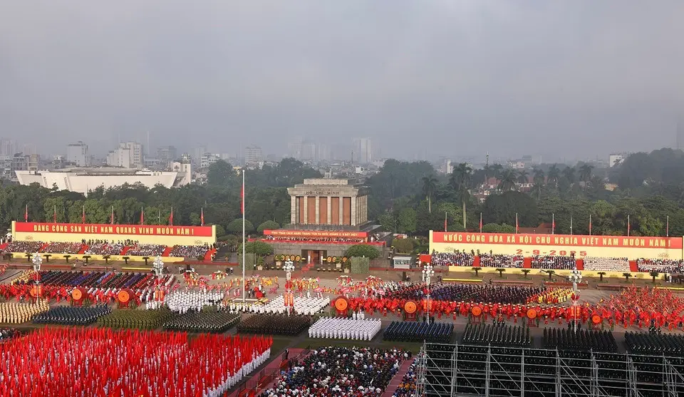 En imágenes: Miles de personas celebran en Vietnam el 80° aniversario de la Independencia 2 vna potal le ky niem dieu binh dieu hanh 80 nam cach mang thang tam va quoc khanh 2 9 8250104 1.jpg