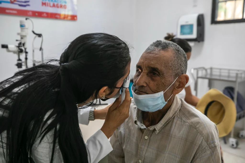 Presidenta de Honduras destaca avances de la Operación Milagro para cirugías gratuitas de la vista 2 1 clinica oftalmologica honduras 1