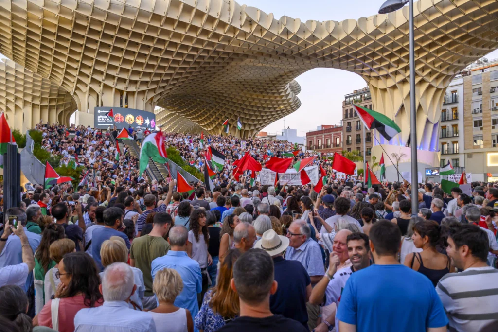 En imágenes: Manifestaciones globales exigen liberación de activistas de la Flotilla Global Sumud 15 2aa1c963c67c73427fb9a7eef805b9da459ca44ew 1