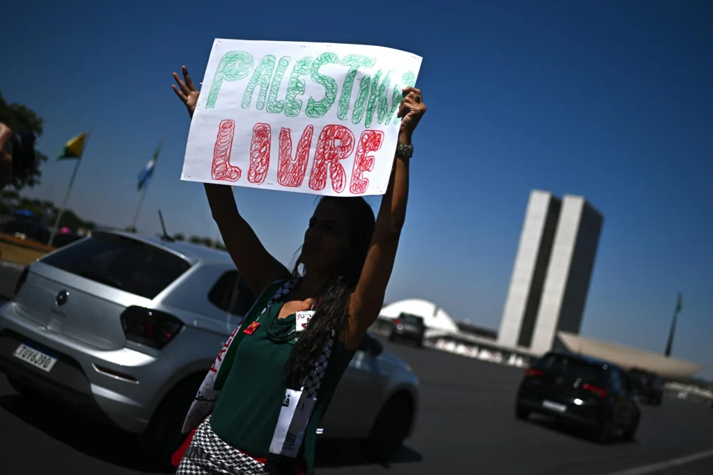 En imágenes: Manifestaciones globales exigen liberación de activistas de la Flotilla Global Sumud 3 455028866f1a53163f5ebe6d57f628e5b1712b7aw