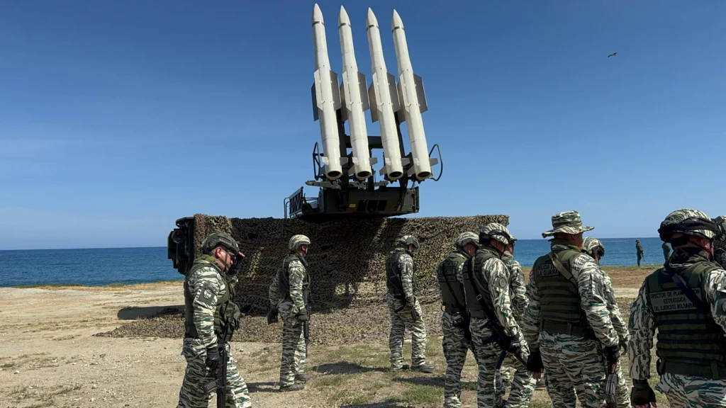 Venezuela fortalece su defensa costera y destaca a su milicia como "arma estratégica" 2 Venezuela fortalece su defensa costera y destaca a su milicia como "arma estratégica"