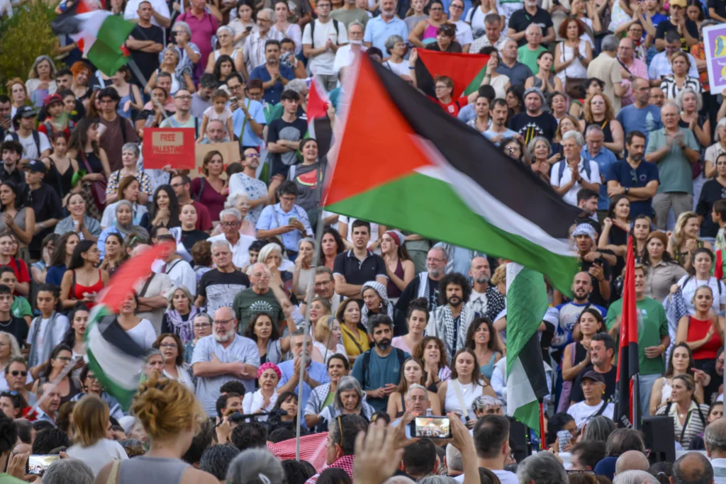 En imágenes: Manifestaciones globales exigen liberación de activistas de la Flotilla Global Sumud 11 687def751316abf8e555fcf4867f57c359a6b075w