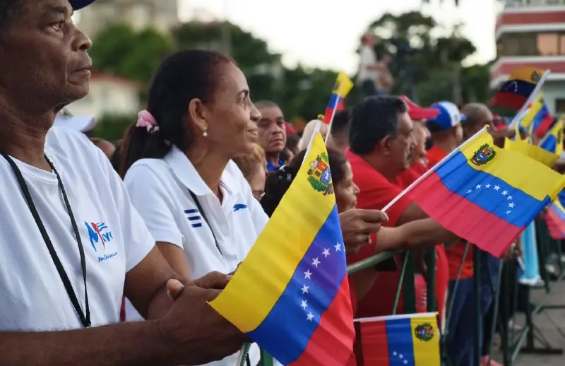 Más de 50.000 cubanos se movilizan en respaldo a Venezuela ante agresiones de los EE.UU. 8 acto venezuela 7.jpg