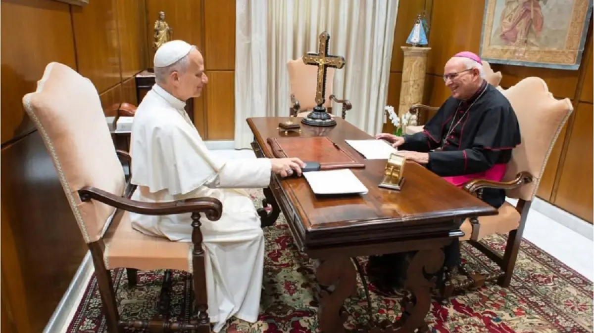 cortesia papa leon xiv y monsenor raul biord 49471 1.jpg