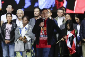 Venezuela respalda a Petro tras inclusión en la denominada "Lista Clinton" 16 d47f141db9c168a07a5506b47603d384c0b5c95bw