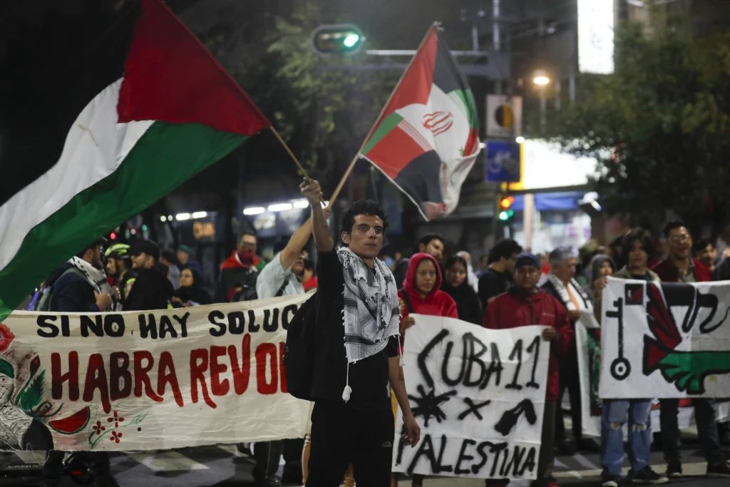 En imágenes: Manifestaciones globales exigen liberación de activistas de la Flotilla Global Sumud 6 d6148235f507bc32ef3076ac7c83bd9258363e48w