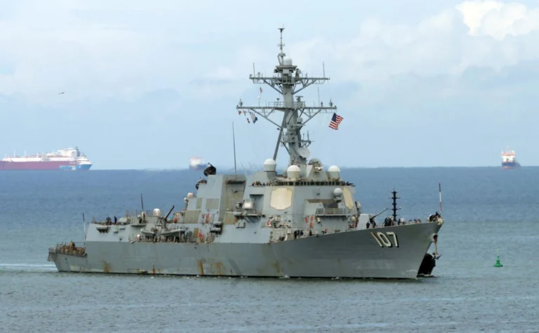 Venezuela: Trinidad e Tobago prepara provocação militar coordenada com a CIA contratorpedeiro USS Gravely