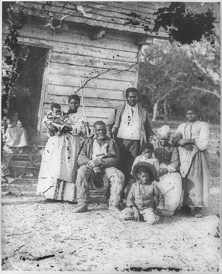 Mary McLeod Bethune, la rosa negra 9 family of african american slaves on smiths plantation beaufort south carolina.jpg