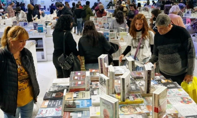 feria libro 2025 la rural apertura escritoras jpg