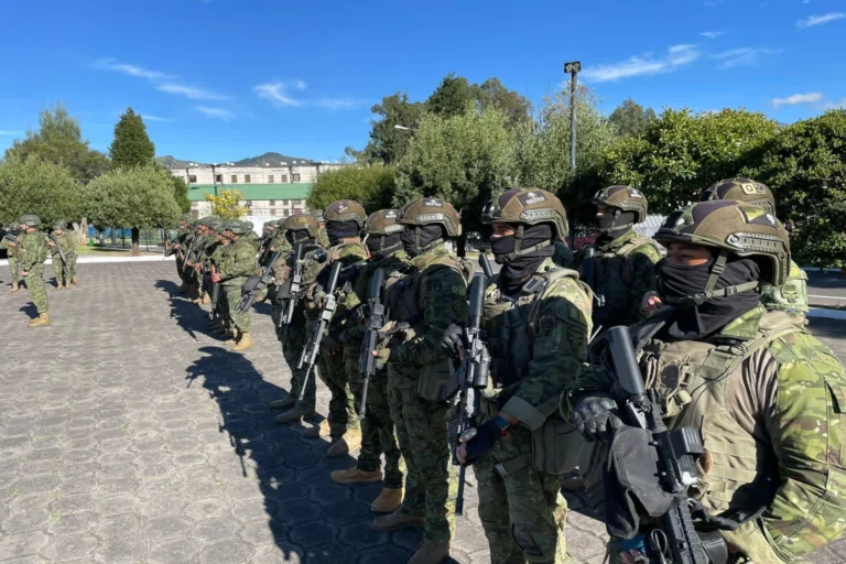 fuerzas armadas ecuador