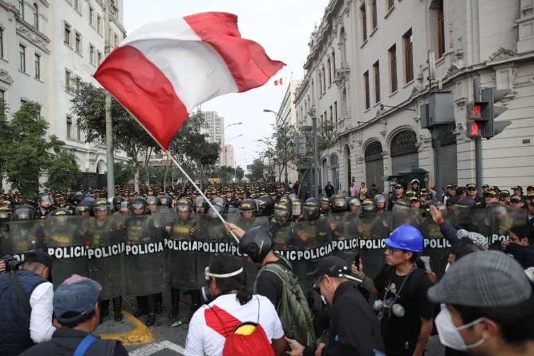 peru manifestaciones 768x512 1