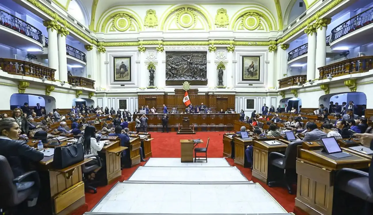 peru reanudan sesion01.jpg