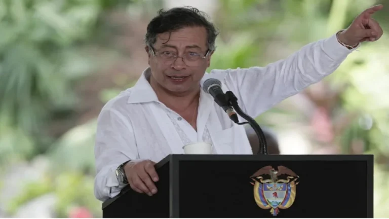 Ministros repudian ataque de Trump a Petro: "Es un irrespeto a Colombia" 1 petro foto efe