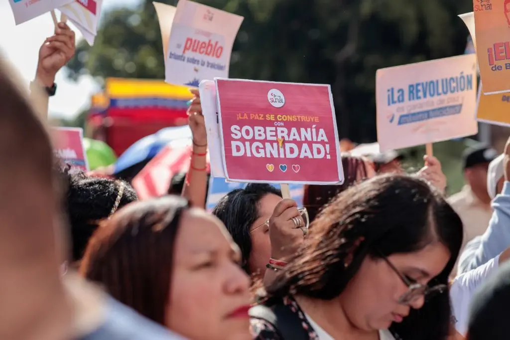 Thousands of Venezuelans Rally Against U.S. Military Actions in the Caribbean