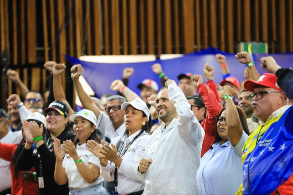 Presidente Maduro agradece apoyo de militares de Colombia ante agresión de EE.UU. 2 photo 5174850304061672245 y