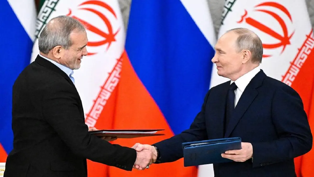 putin y pezeshkian foto tass.jpg