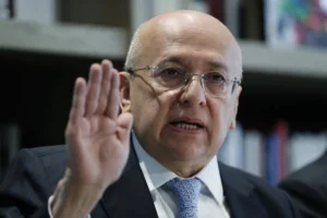 Renuncia ministro de Justicia de Colombia tras la absolución de Uribe – teleSUR