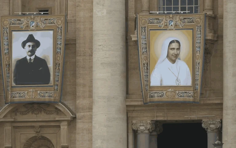 Papa canoniza a los dos primeros santos venezolanos: José Gregorio Hernández y Carmen Rendiles 1 vaticano retratos01