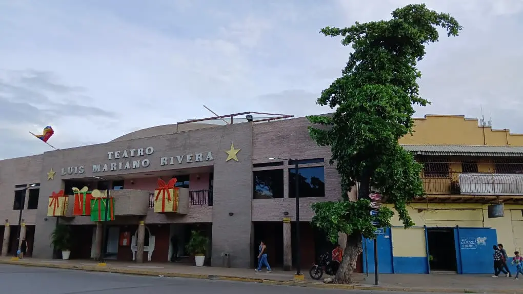 1 almendron insignia de cumana.jpg