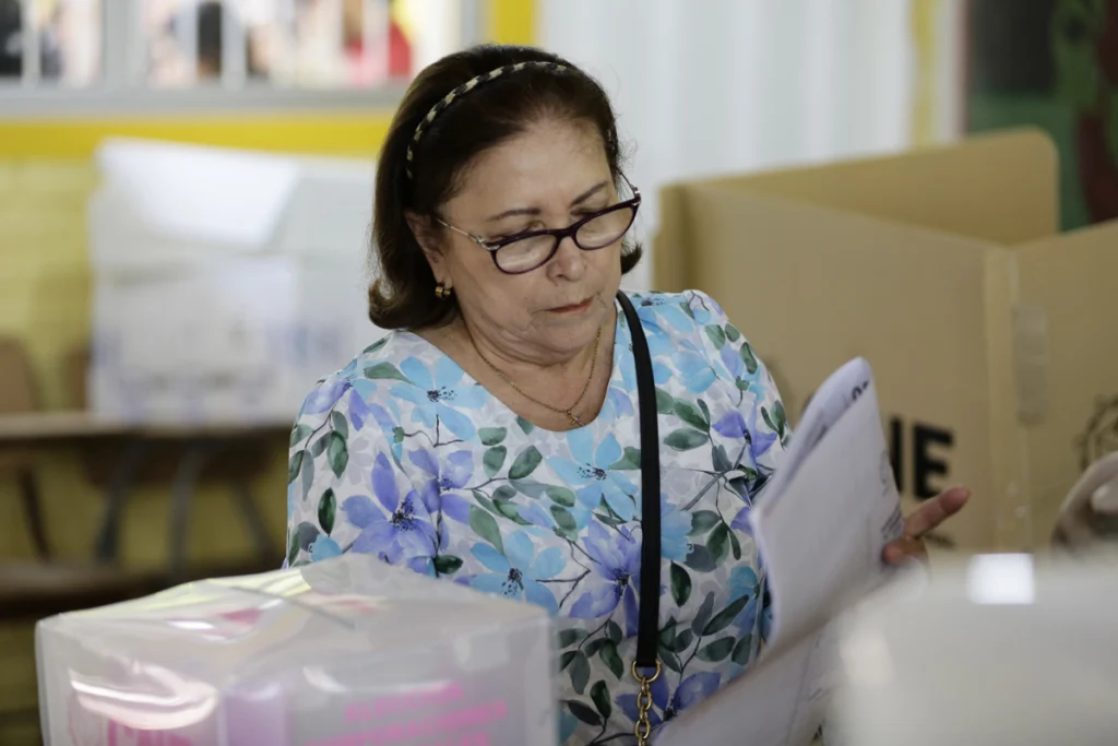 En imágenes: Honduras vota en una jornada decisiva marcada por amplia participación 3 3f1e88b41829542e41a97dc98f701e6eee904104